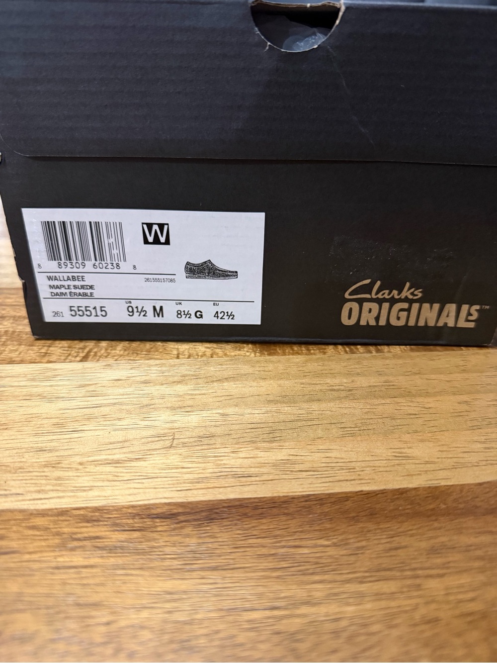 Clarks Wallabee Crepe Sole Shoe in Beige Suede